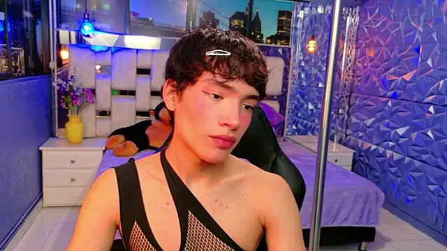 IsaacNovaa online show from 04/16/26, 07:58