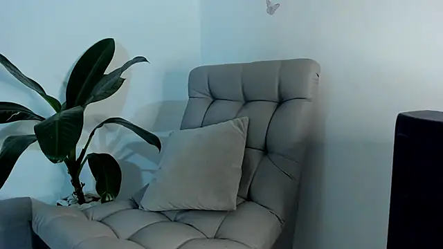 Snapshot of DakotaStills_ chatting on 04/11/26, 10:41 DakotaStills online show from 04/11/26, 10:41