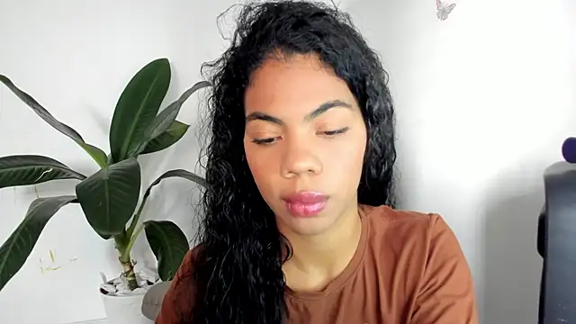 Snapshot of DakotaStills_ chatting on 04/14/26, 12:44 DakotaStills online show from 04/14/26, 12:44