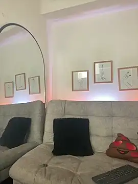 Snapshot of CharlotteCopper_ chatting on 04/01/26, 10:27 CharlotteCopper online show from 04/01/26, 10:27