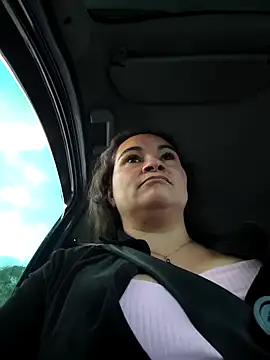 kyra sol online show from 04/11/26, 10:47