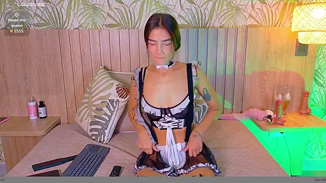 Charlott  18 online show from 05/19/26, 12:55