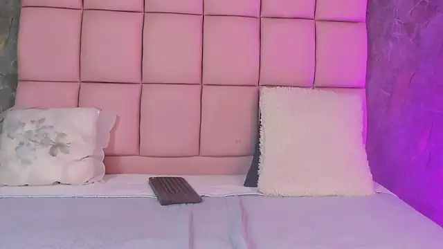 Snapshot of dante_king1 chatting on 04/14/26, 04:18 dante king1 online show from 04/14/26, 04:18