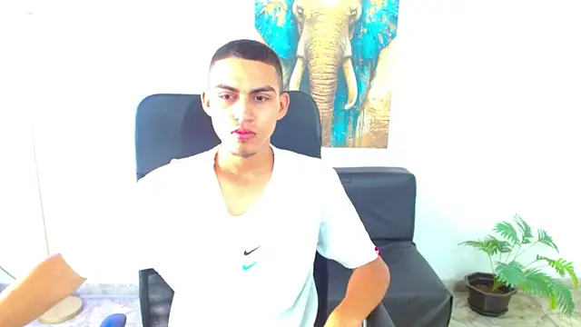 lucass 18 online show from 04/12/26, 01:05