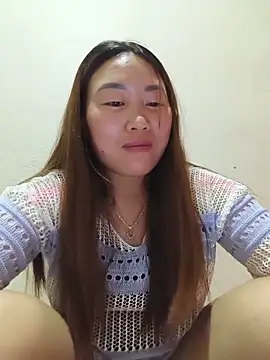 Snapshot of he-se-kin chatting on 06/17/26, 01:12 he-se-kin online show from 06/17/26, 01:12