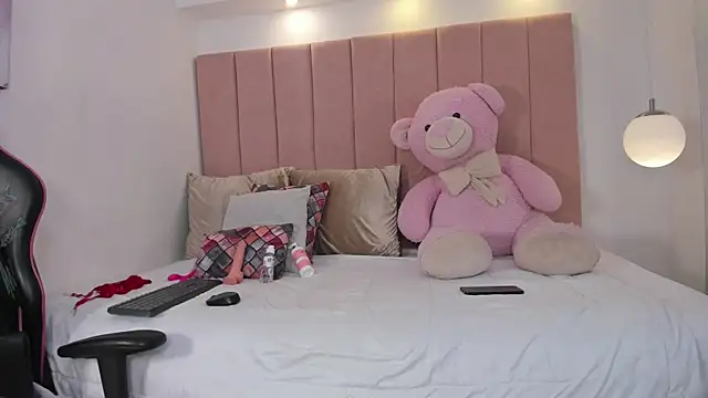 natalia vela online show from 07/17/26, 12:23