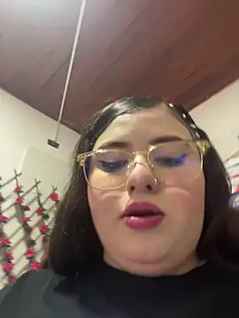 Snapshot of kitty__pinnk chatting on 03/29/26, 07:58 kitty pinnk online show from 03/29/26, 07:58