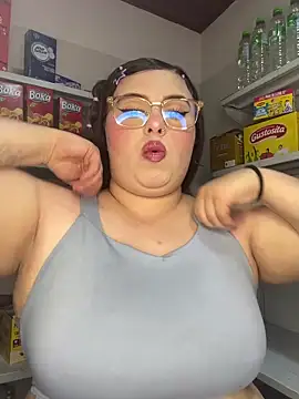 Snapshot of kitty__pinnk chatting on 04/01/26, 07:55 kitty pinnk online show from 04/01/26, 07:55