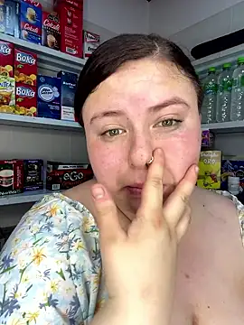 Snapshot of kitty__pinnk chatting on 04/02/26, 07:33 kitty pinnk online show from 04/02/26, 07:33