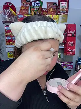 Snapshot of kitty__pinnk chatting on 04/12/26, 07:41 kitty pinnk online show from 04/12/26, 07:41