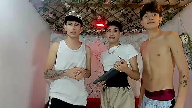 QuadFlameX0 online show from 04/14/26, 07:20