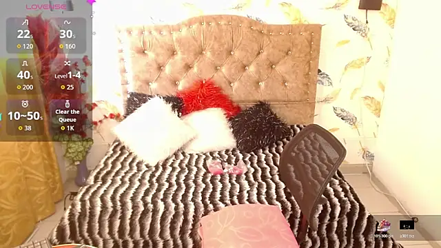 Luna-Foxx online show from 03/30/26, 07:37