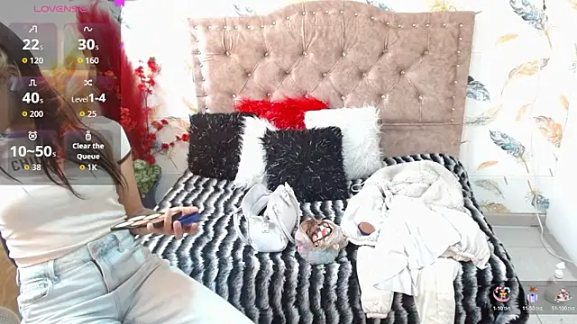 Luna-Foxx online show from 04/11/26, 07:51