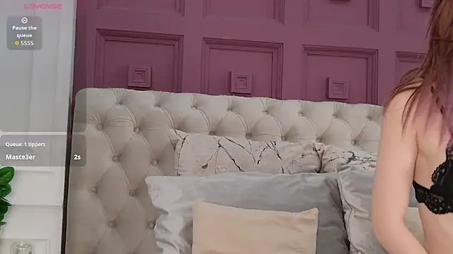 LouiseFleen online show from 04/06/26, 04:46