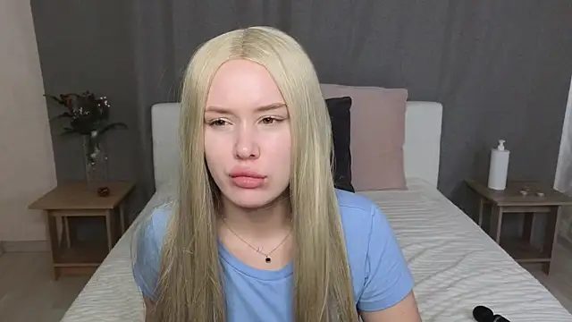 Snapshot of MelissaAvis chatting on 07/07/26, 06:47 MelissaAvis online show from 07/07/26, 06:47