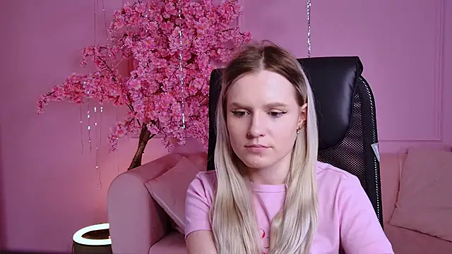 Snapshot of SherriButlers chatting on 04/01/26, 01:52 SherriButlers online show from 04/01/26, 01:52