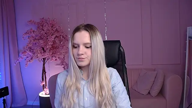 Snapshot of SherriButlers chatting on 04/13/26, 09:15 SherriButlers online show from 04/13/26, 09:15