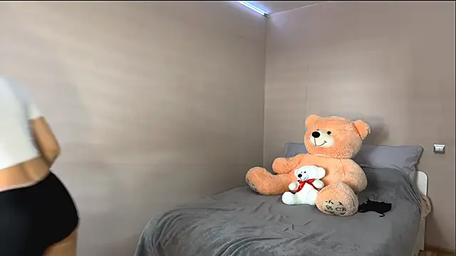 Snapshot of SondraLongest chatting on 04/07/26, 08:15 SondraLongest online show from 04/07/26, 08:15