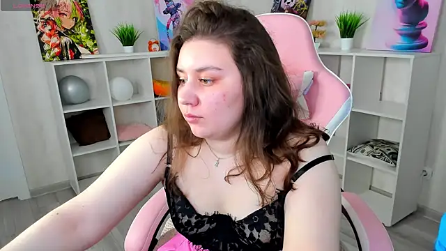 Maya Raay online show from 04/06/26, 02:09