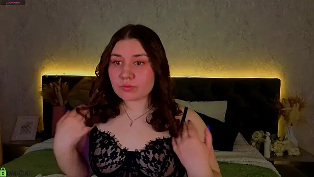 Maya Raay online show from 04/11/26, 01:10