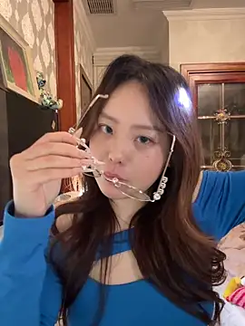 Snapshot of thelittlexx chatting on 04/01/26, 01:41 thelittlexx online show from 04/01/26, 01:41