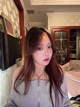 Snapshot of thelittlexx chatting on 04/07/26, 12:05 thelittlexx online show from 04/07/26, 12:05