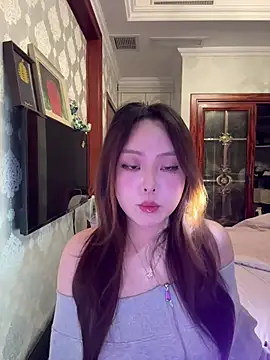 Snapshot of thelittlexx chatting on 04/13/26, 12:21 thelittlexx online show from 04/13/26, 12:21