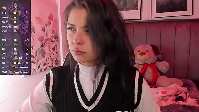 Kikii 1 online show from 04/07/26, 03:29