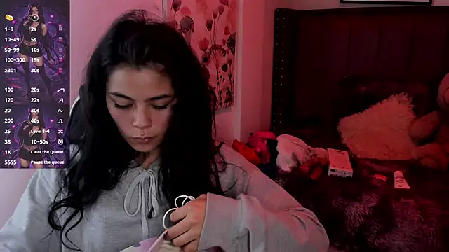 Kikii 1 online show from 04/25/26, 04:15