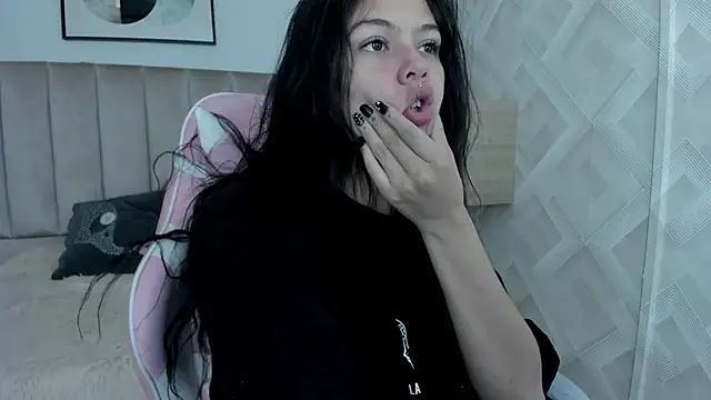 Snapshot of Kikii_1 chatting on 05/01/26, 09:41 Kikii 1 online show from 05/01/26, 09:41