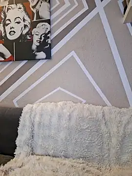 Snapshot of SlimBellaOfficial chatting on 03/31/26, 07:03 SlimBellaOfficial online show from 03/31/26, 07:03