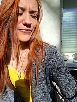 Snapshot of SlimBellaOfficial chatting on 04/04/26, 03:09 SlimBellaOfficial online show from 04/04/26, 03:09