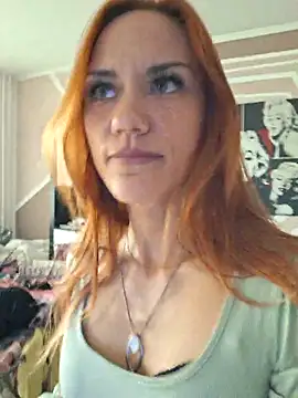 Snapshot of SlimBellaOfficial chatting on 04/07/26, 09:54 SlimBellaOfficial online show from 04/07/26, 09:54