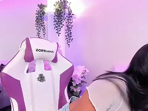 Snapshot of Daphnie_Foxx chatting on 04/10/26, 10:47 Daphnie Foxx online show from 04/10/26, 10:47