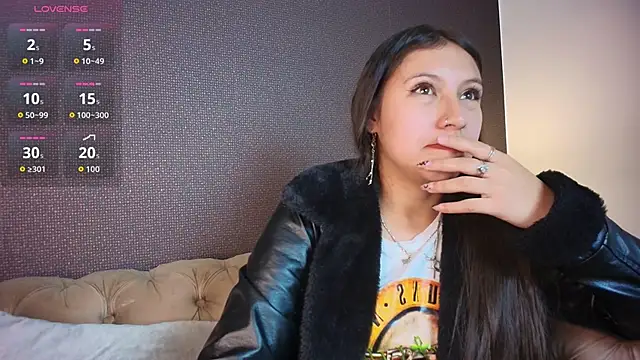 Snapshot of mily__gv chatting on 04/10/26, 12:21 mily gv online show from 04/10/26, 12:21