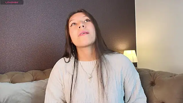 Snapshot of mily__gv chatting on 04/13/26, 11:48 mily gv online show from 04/13/26, 11:48