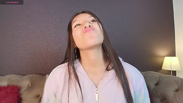 Snapshot of mily__gv chatting on 04/15/26, 12:34 mily gv online show from 04/15/26, 12:34