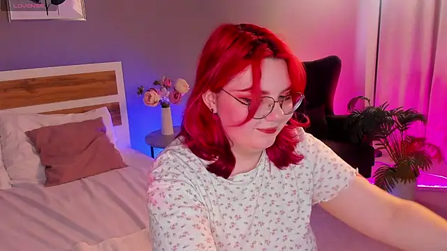 Snapshot of Alice_Kitagawa chatting on 04/07/26, 11:32 Alice Kitagawa online show from 04/07/26, 11:32