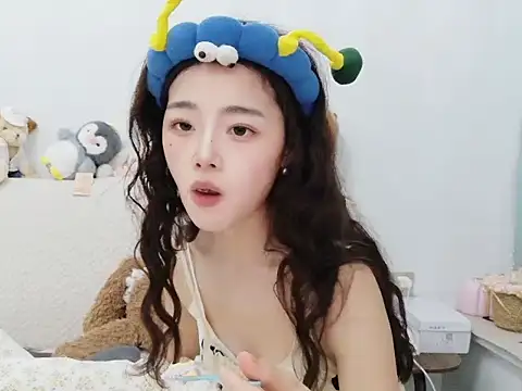 Snapshot of cc-8 chatting on 04/02/26, 02:58 cc-8 online show from 04/02/26, 02:58