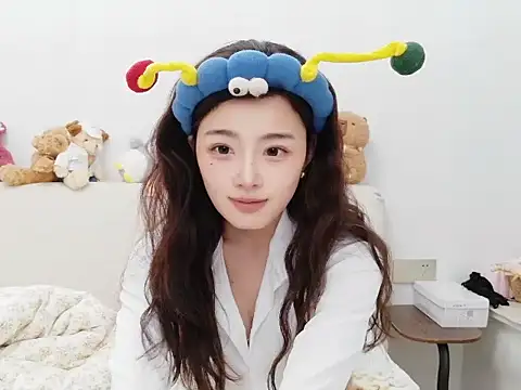 Snapshot of cc-8 chatting on 04/06/26, 08:26 cc-8 online show from 04/06/26, 08:26