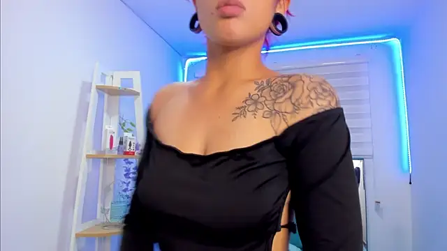 Sara Red X online show from 04/01/26, 04:13