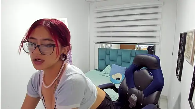 Sara Red X online show from 04/08/26, 03:17