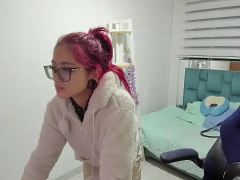 Sara Red X online show from 04/10/26, 03:23