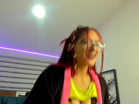 Sara Red X online show from 04/14/26, 03:23