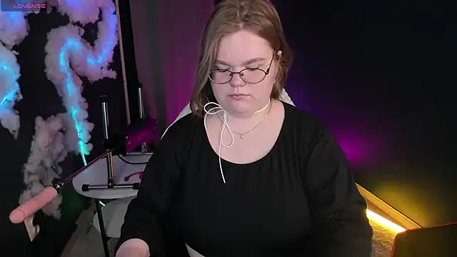 Maneela Kennedy online show from 04/15/26, 07:21