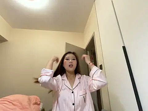 tutu512 online show from 04/07/26, 01:55