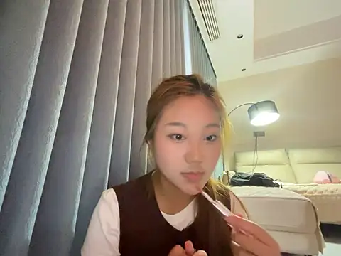 Snapshot of tutu512 chatting on 06/07/26, 07:56 tutu512 online show from 06/07/26, 07:56