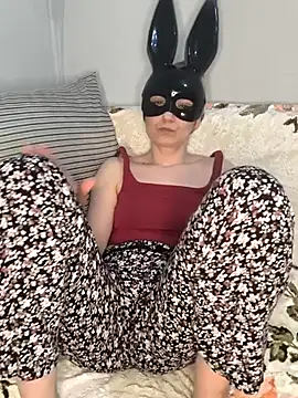 Snapshot of Pisicik_2 chatting on 04/15/26, 05:09 Pisicik 2 online show from 04/15/26, 05:09