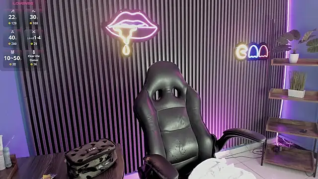 Luna roose1 online show from 04/15/26, 01:18