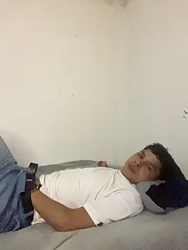 KingAdrian  online show from 04/12/26, 05:12